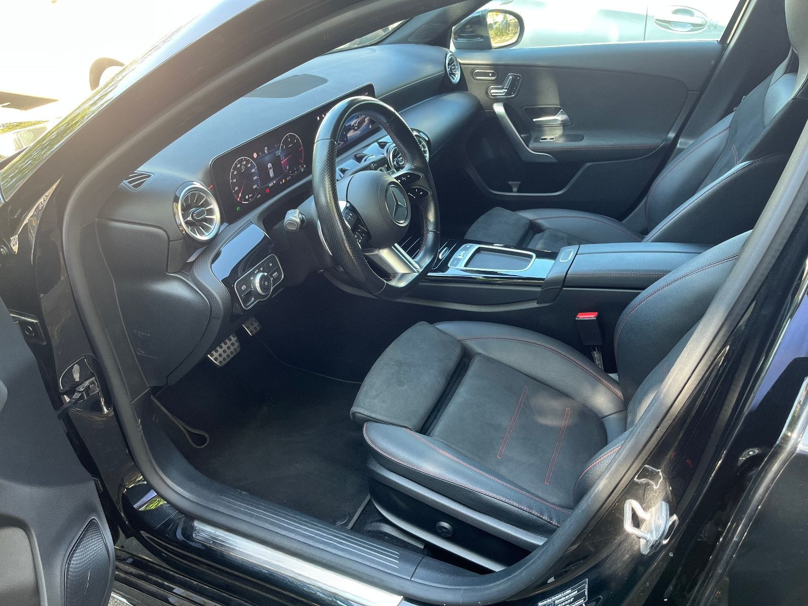Mercedes-Benz A 200 AMG LEDER*MEMORY*HEAD-UP*LED*ACC*360°*PANO foto 16
