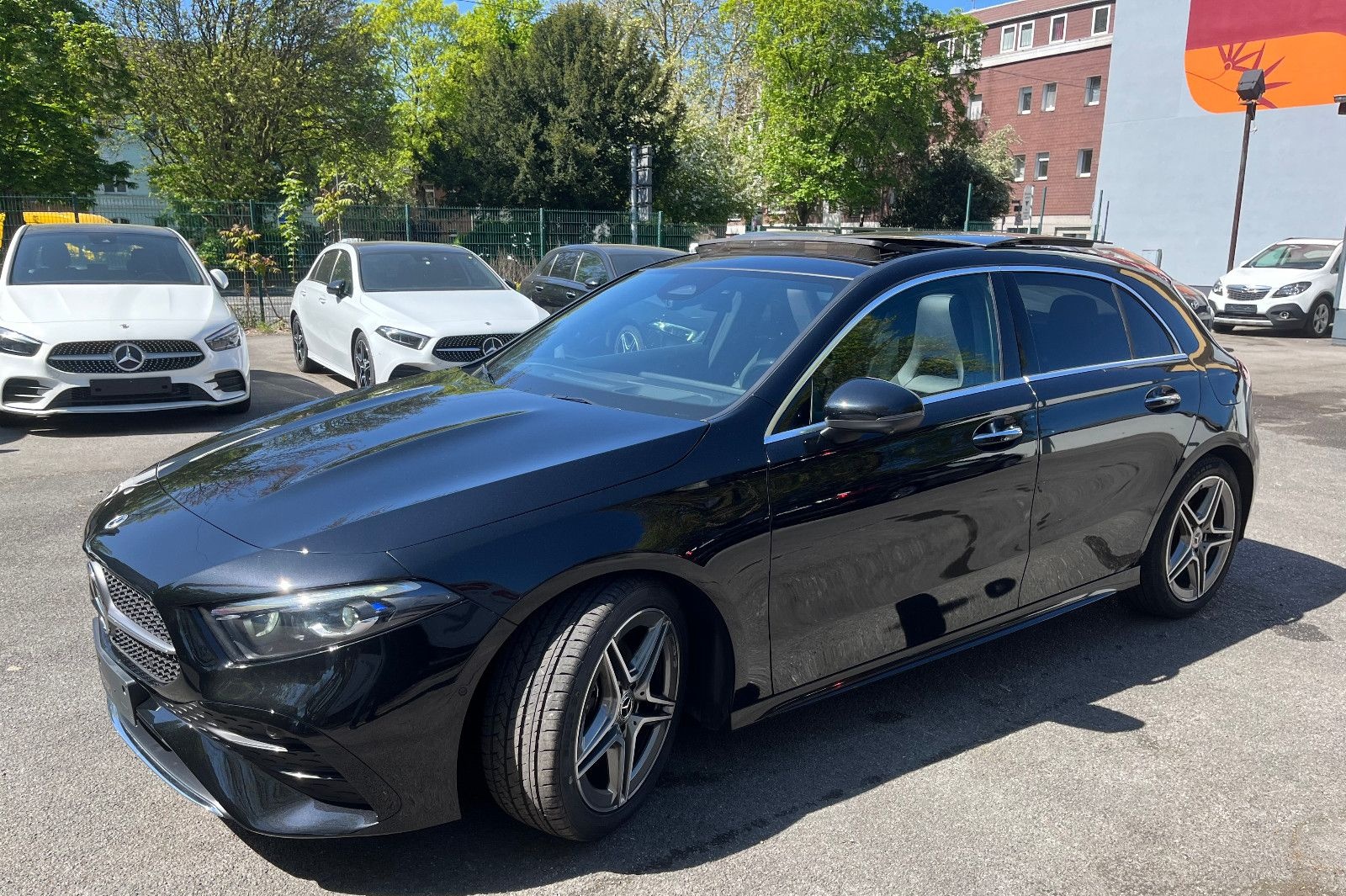 Mercedes-Benz A 200 AMG LEDER*MEMORY*HEAD-UP*LED*ACC*360°*PANO foto 8
