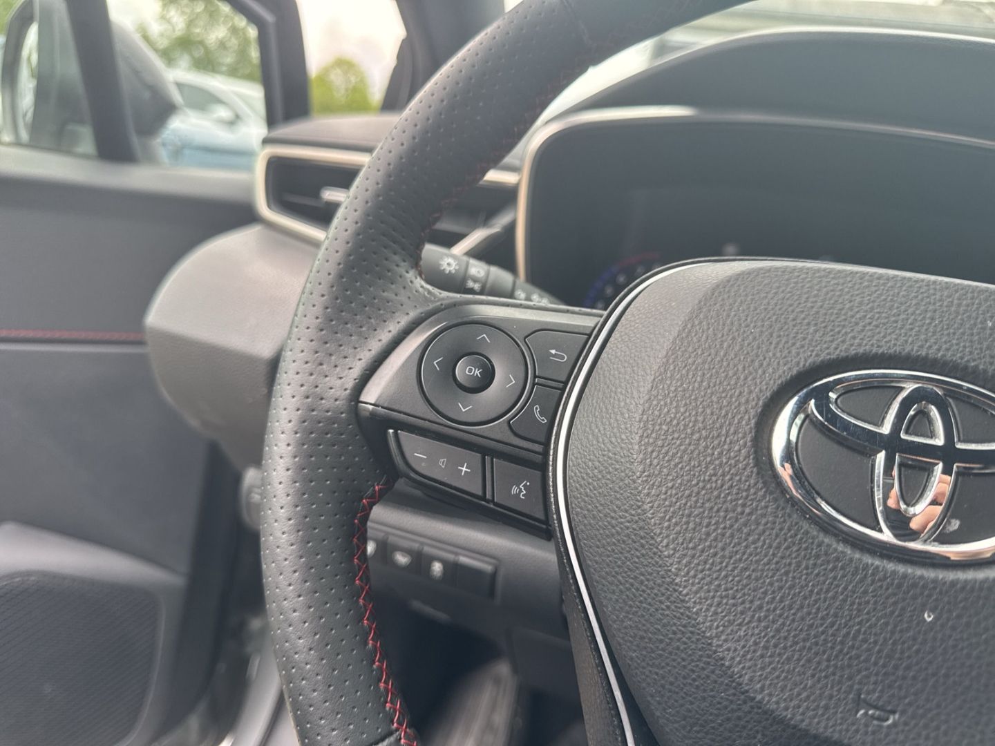 Toyota Corolla Hybrid GR Sport Sportpaket HUD Navi Soun foto 17
