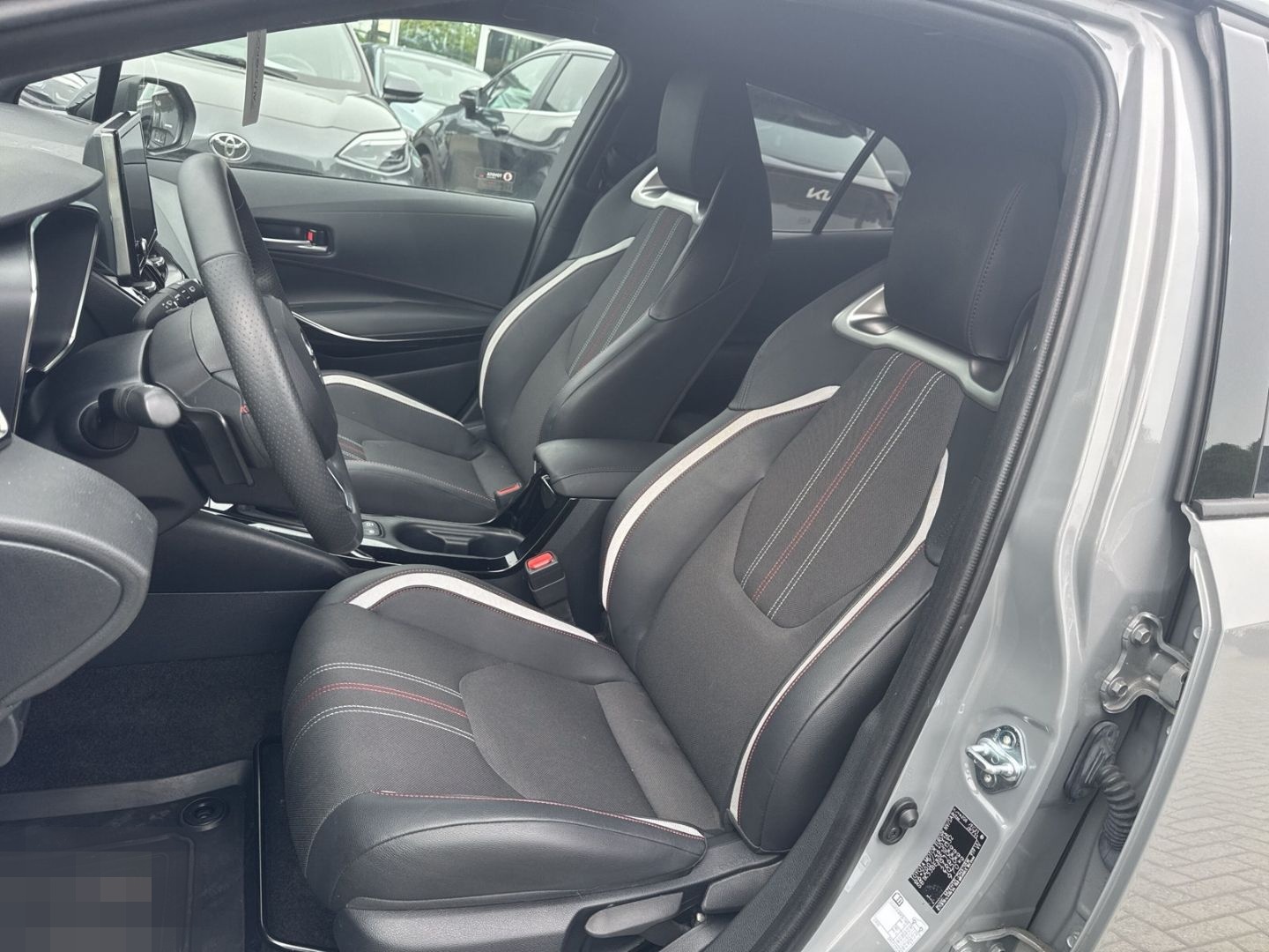 Toyota Corolla Hybrid GR Sport Sportpaket HUD Navi Soun foto 8