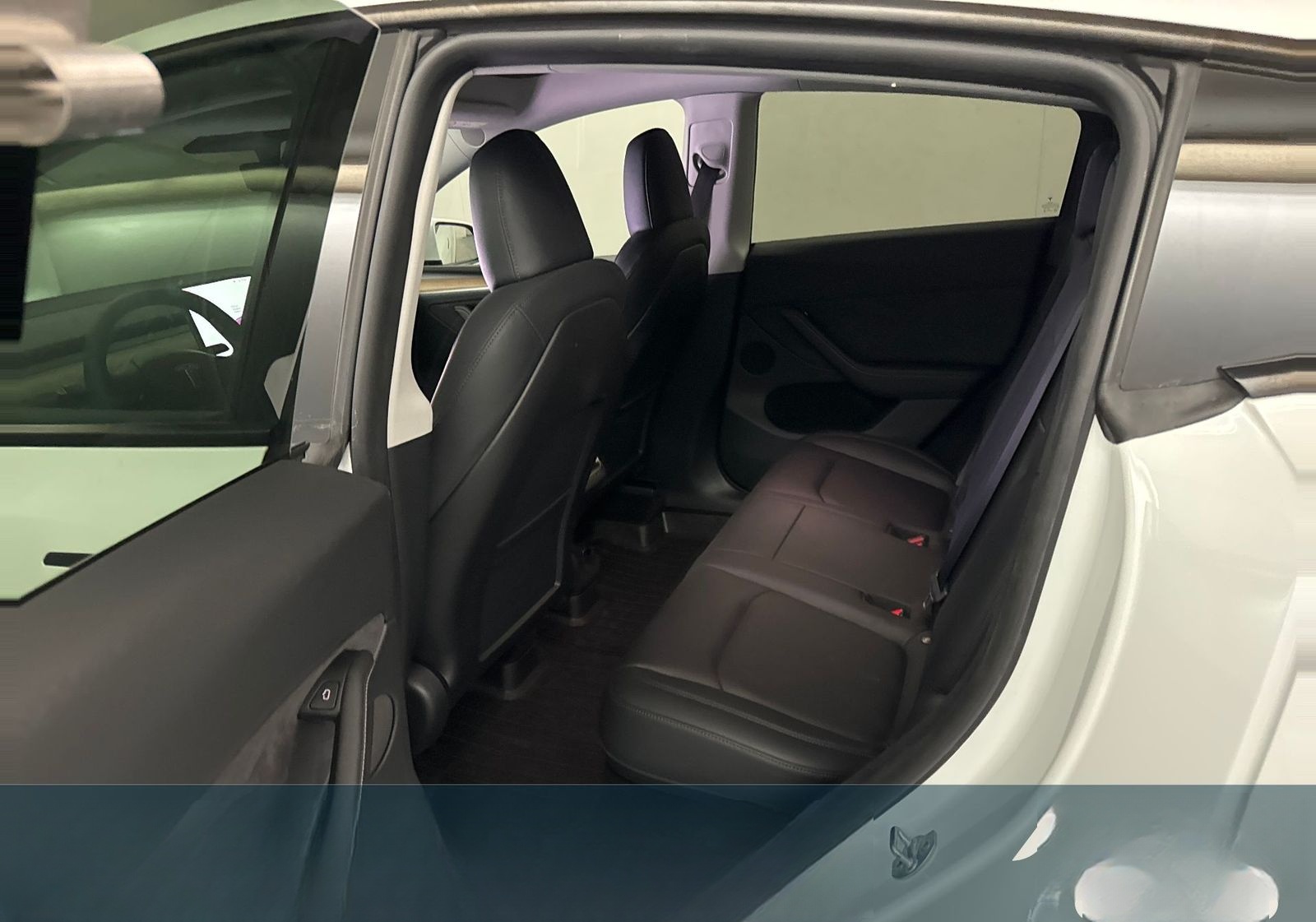 Tesla Model Y Long Range Dual Motor AWD foto 12