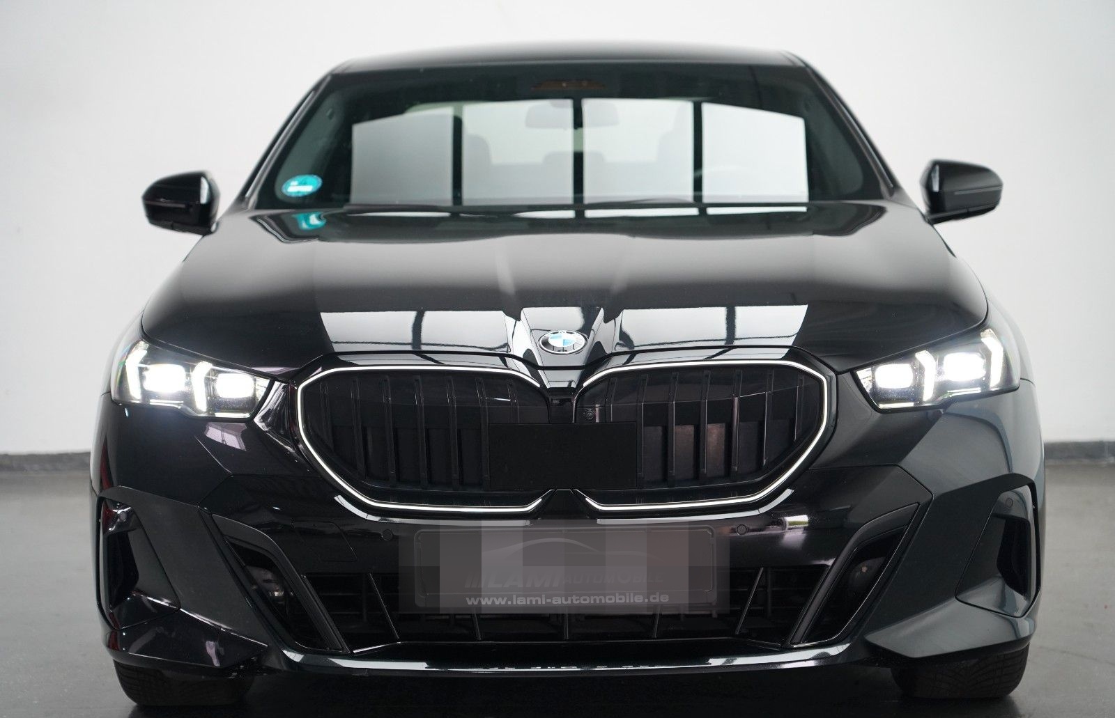 BMW 520d M Sport PRO PANO AHK CARBON 360 B&W HUD foto 2