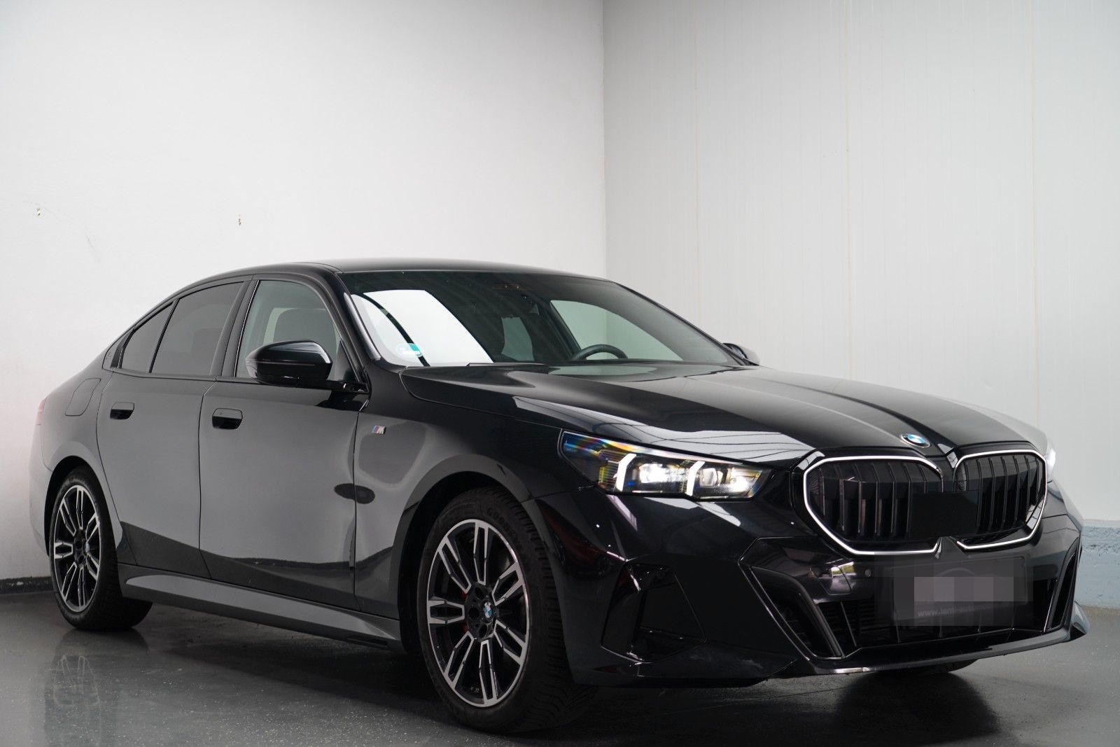 BMW 520d M Sport PRO PANO AHK CARBON 360 B&W HUD foto 3