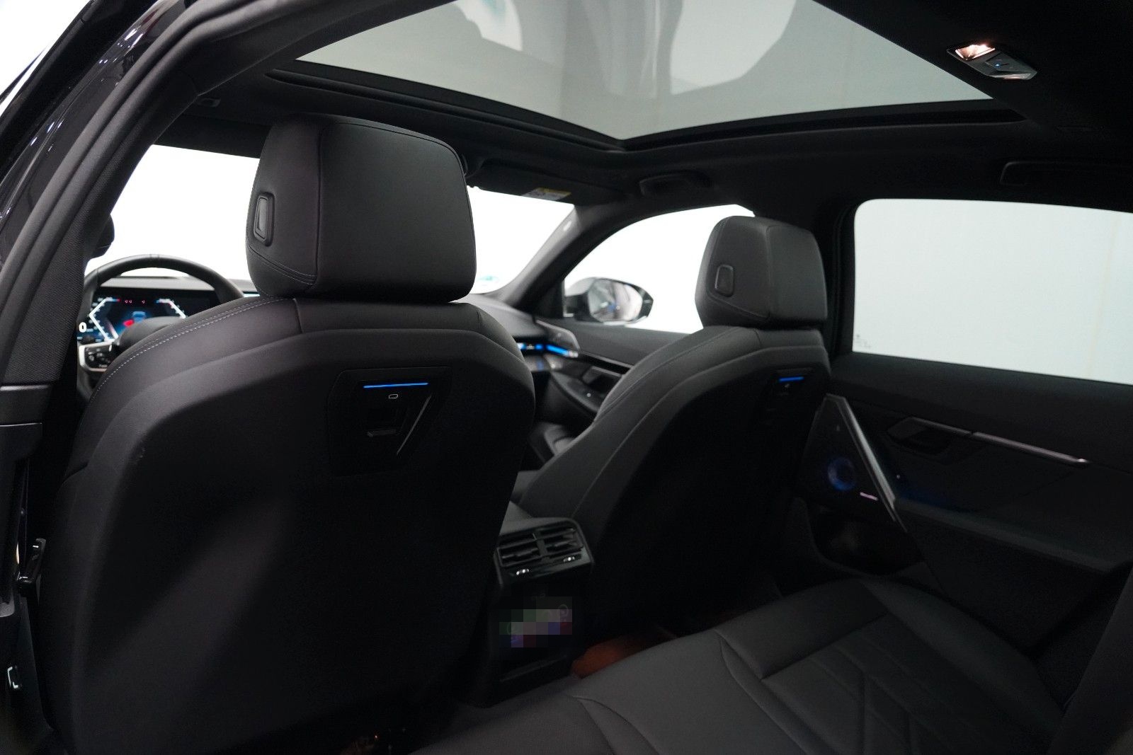 BMW 520d M Sport PRO PANO AHK CARBON 360 B&W HUD foto 21