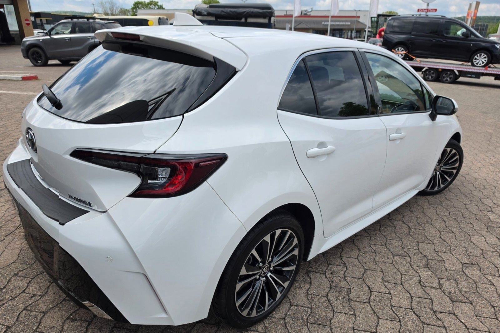 Toyota Corolla 1.8 Hybrid Team D **TECHNIKPAKET** foto 2