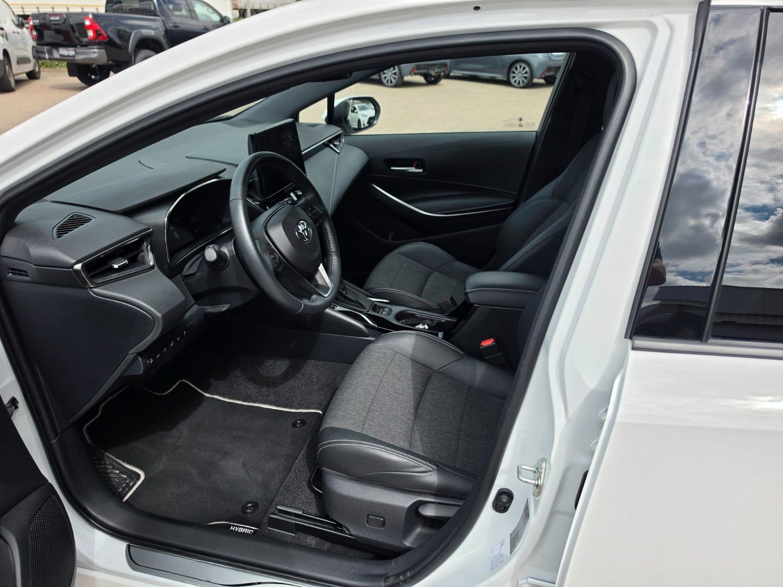 Toyota Corolla 1.8 Hybrid Team D **TECHNIKPAKET** foto 6