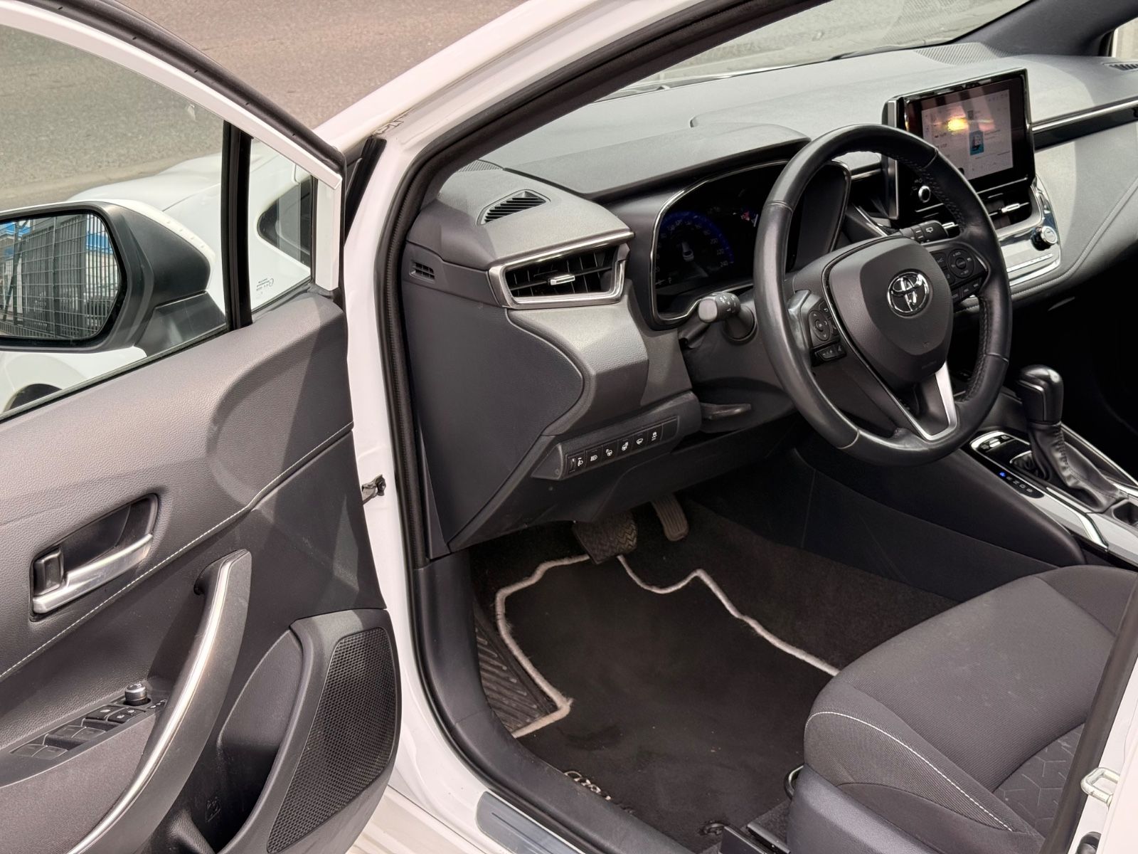 Toyota Corolla Touring Sports Hybrid Team D foto 10