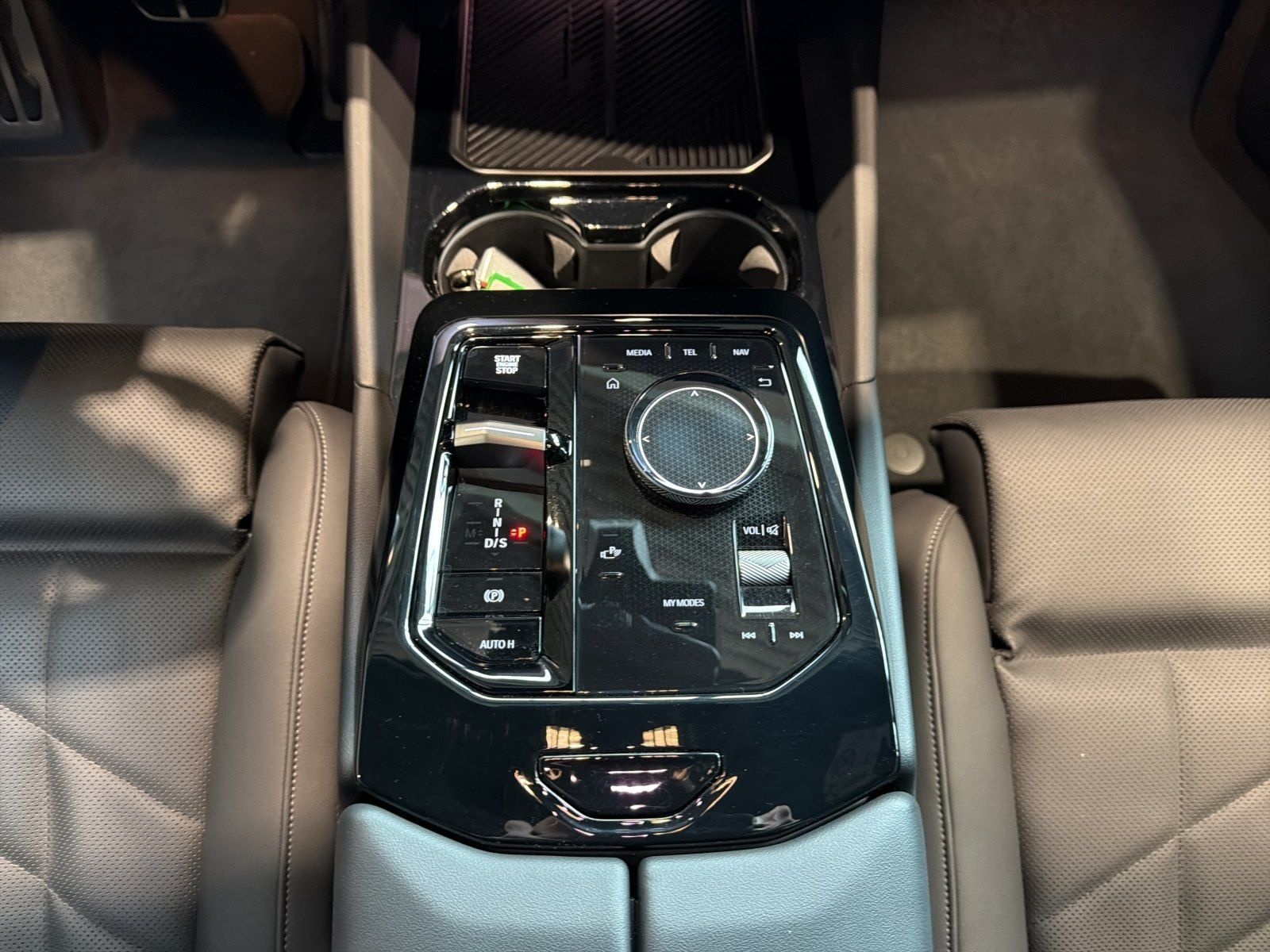BMW 520d Limousine RFK LORDOSE SPORTSITZE LED SHZ BT foto 13