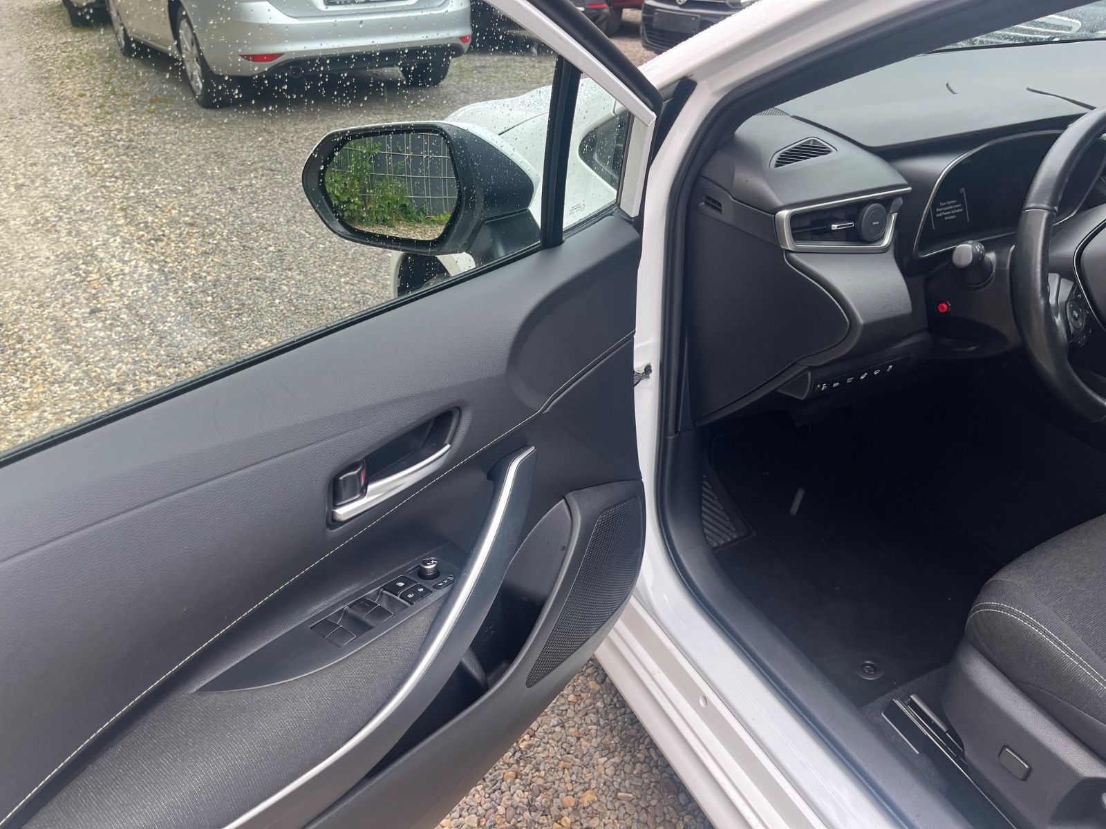 Toyota Corolla Touring Sports Hybrid Business Edition foto 7