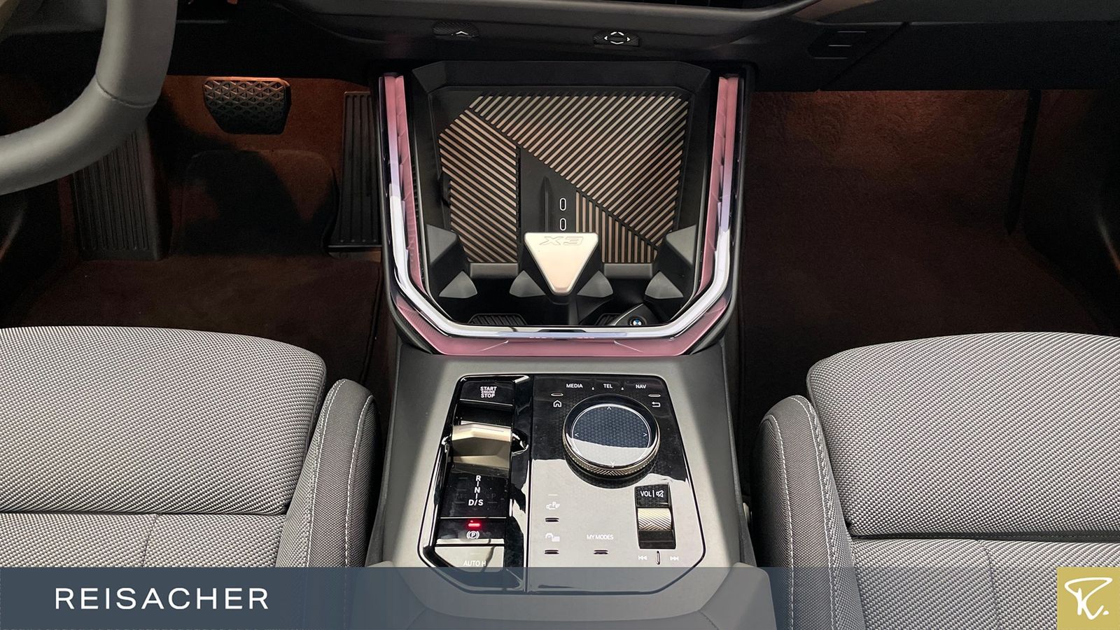 BMW X3 xDrive 20d A LCPlus AHK DA PA Keyless foto 11