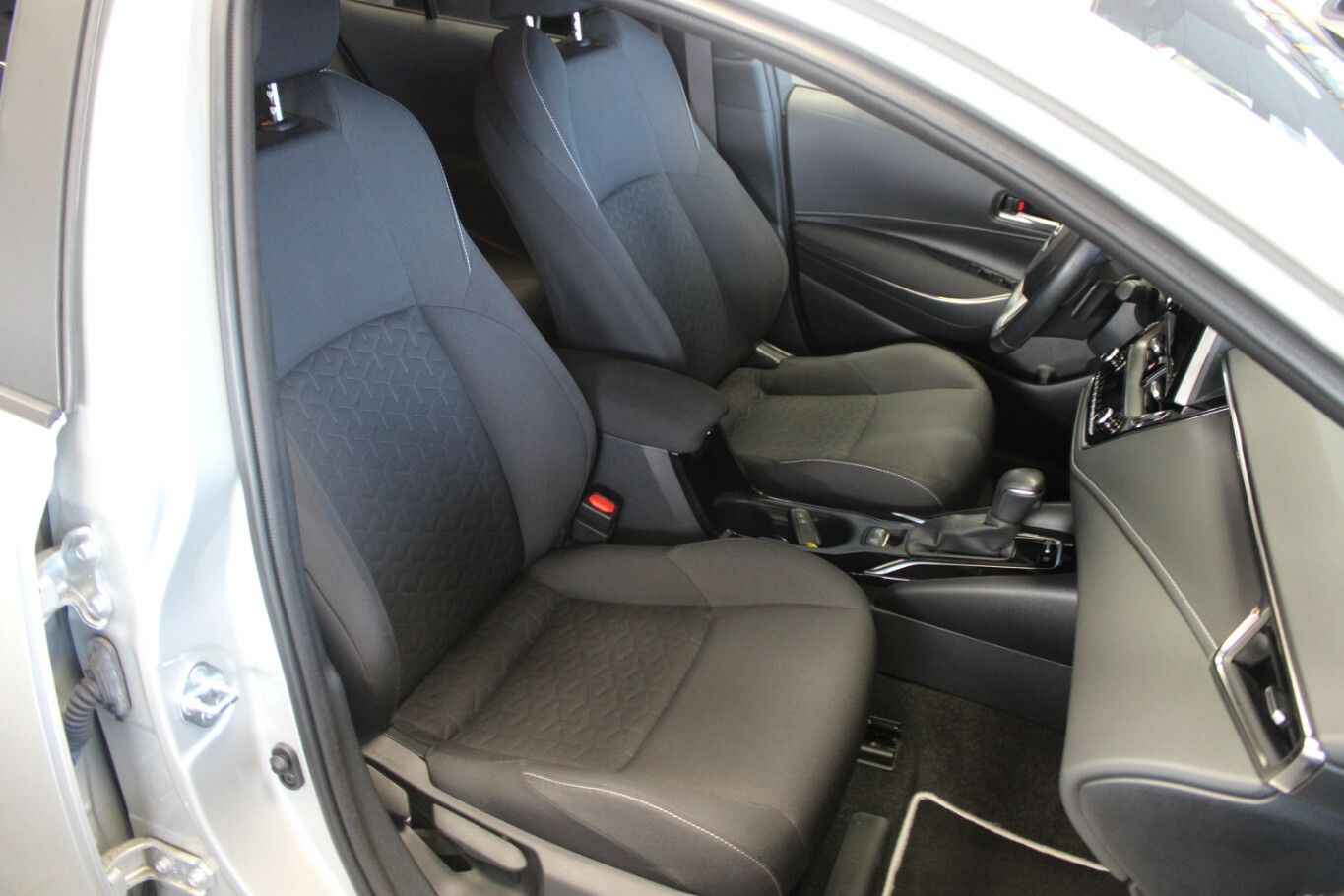 Toyota Corolla 2.0 Touring Sports Hybrid Team Deutschla foto 13