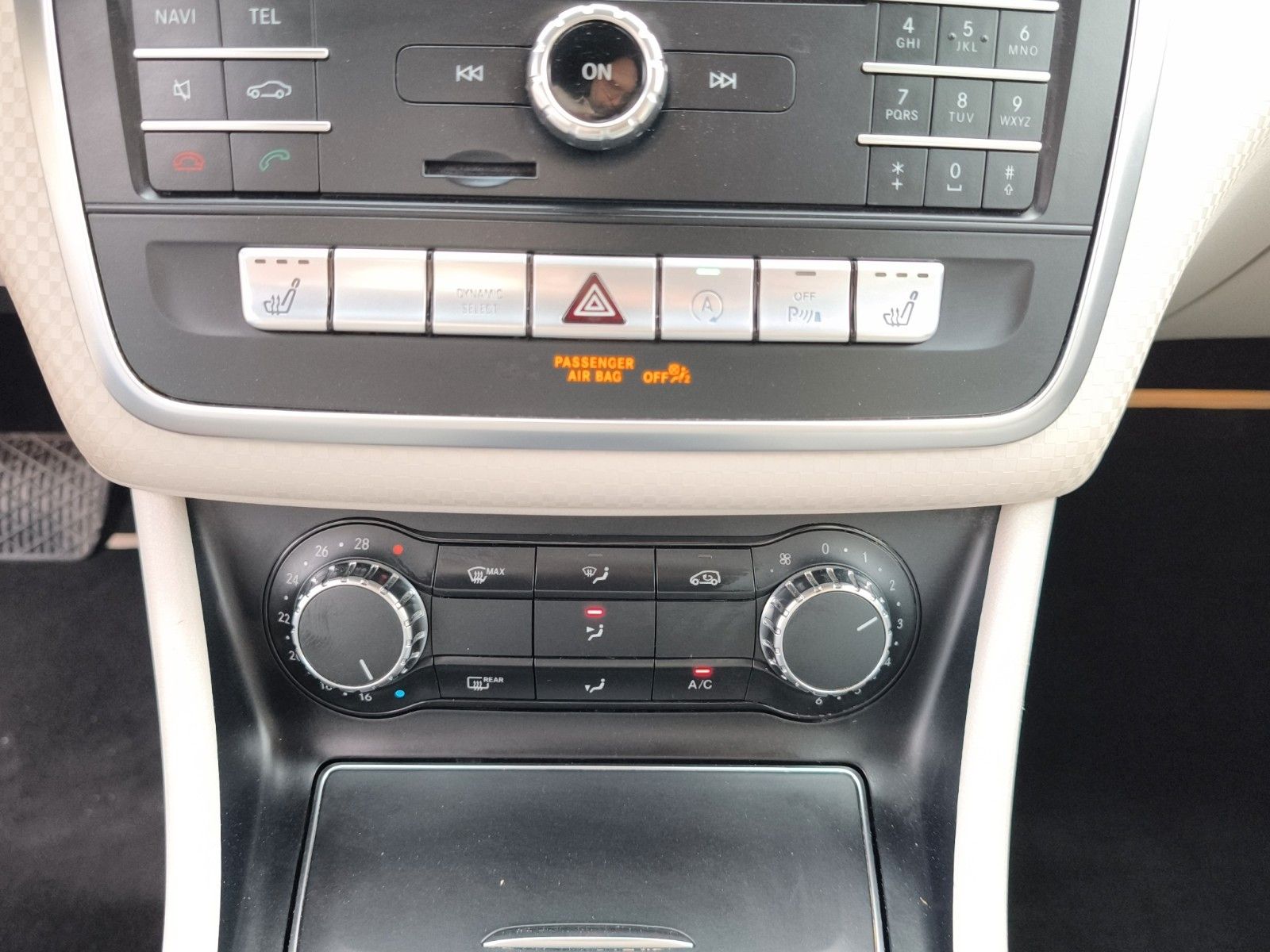 Mercedes-Benz A 200 AMG Line /LED/Panorama/ACC foto 16