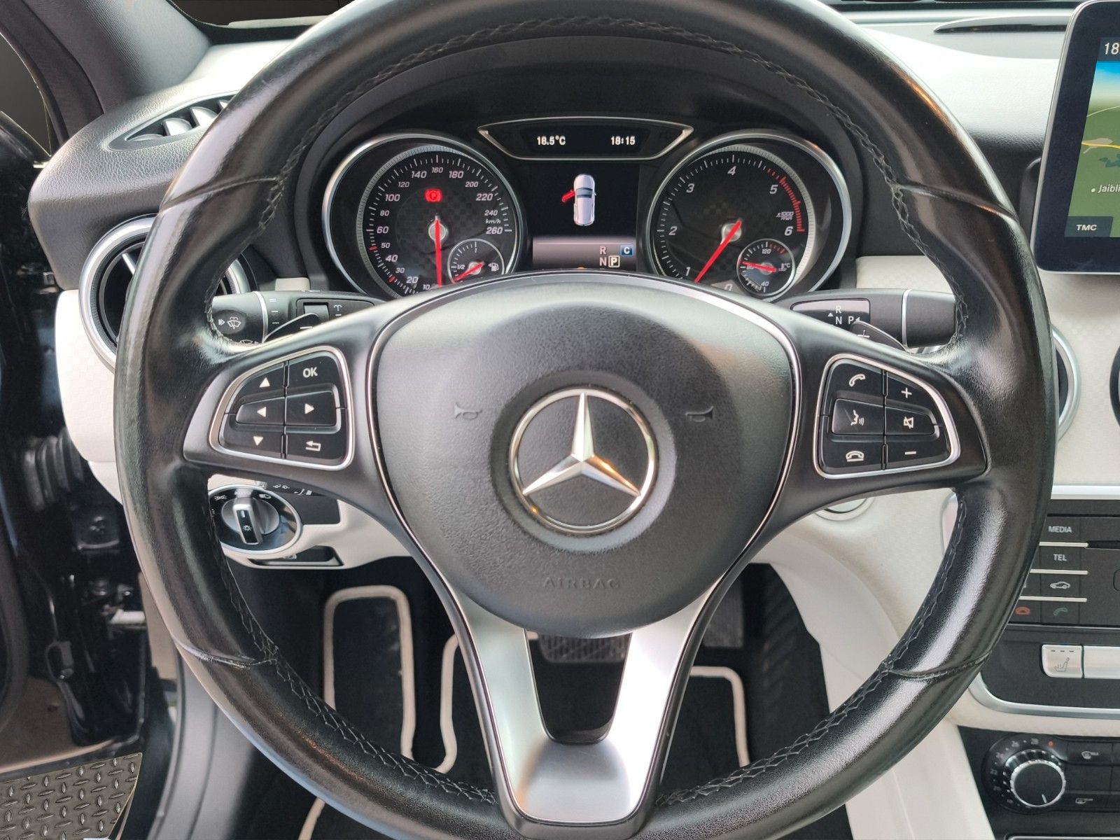 Mercedes-Benz A 200 AMG Line /LED/Panorama/ACC foto 17