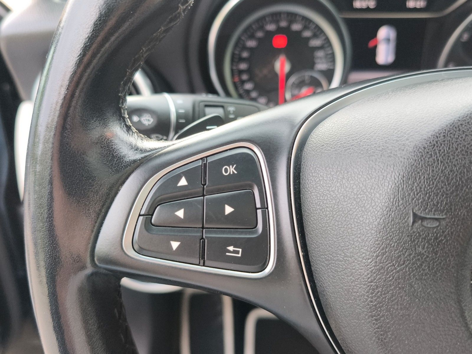 Mercedes-Benz A 200 AMG Line /LED/Panorama/ACC foto 18