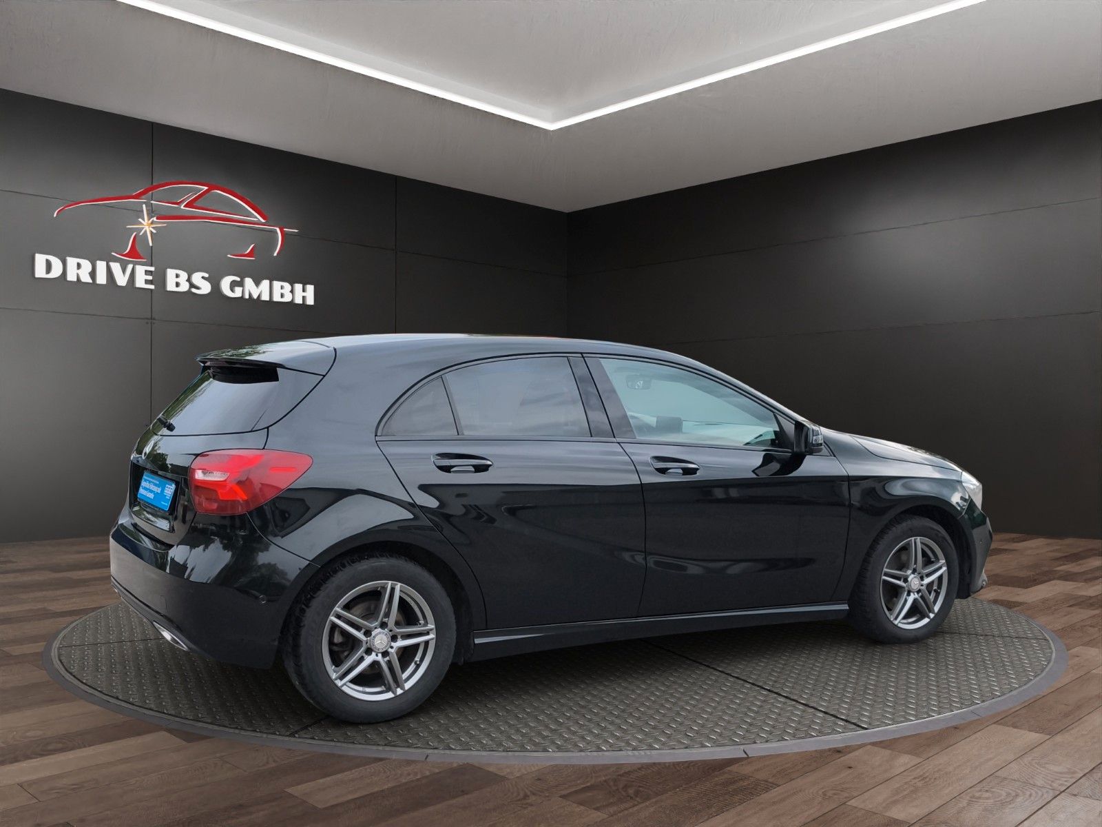 Mercedes-Benz A 200 AMG Line /LED/Panorama/ACC foto 3