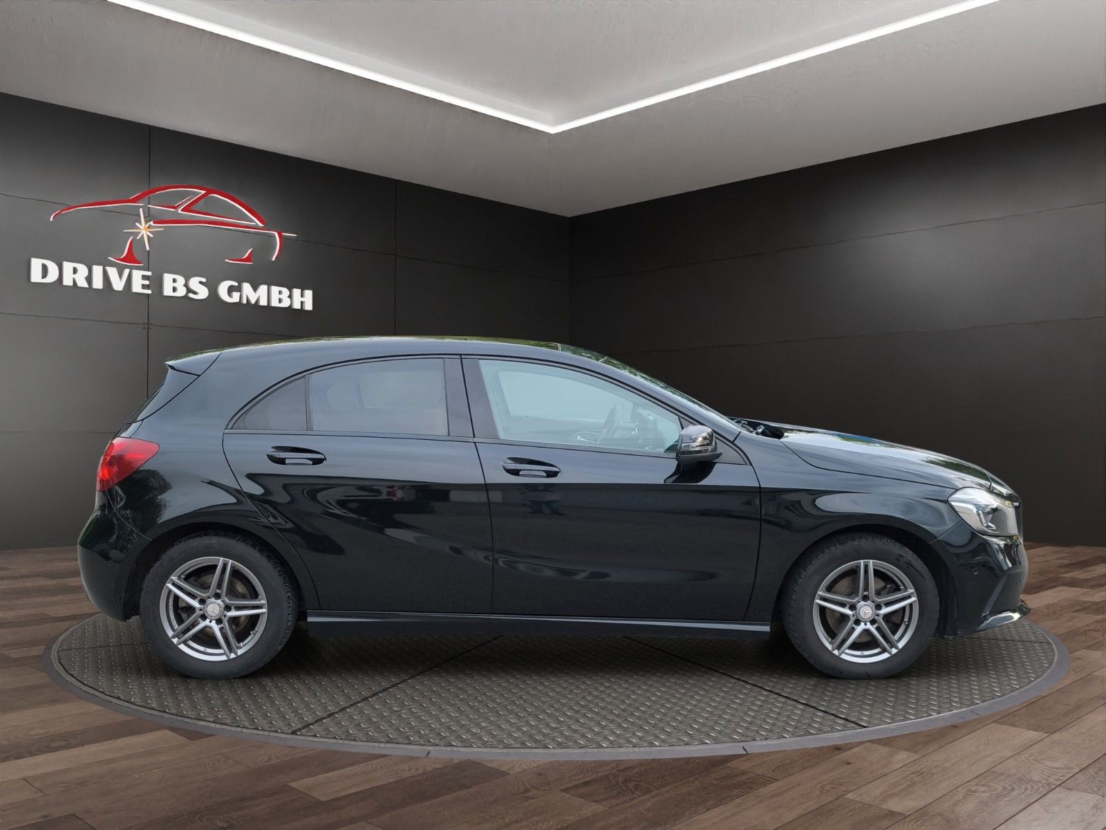 Mercedes-Benz A 200 AMG Line /LED/Panorama/ACC foto 4