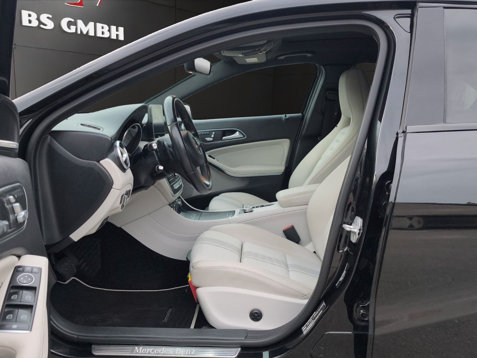 Mercedes-Benz A 200 AMG Line /LED/Panorama/ACC foto 9