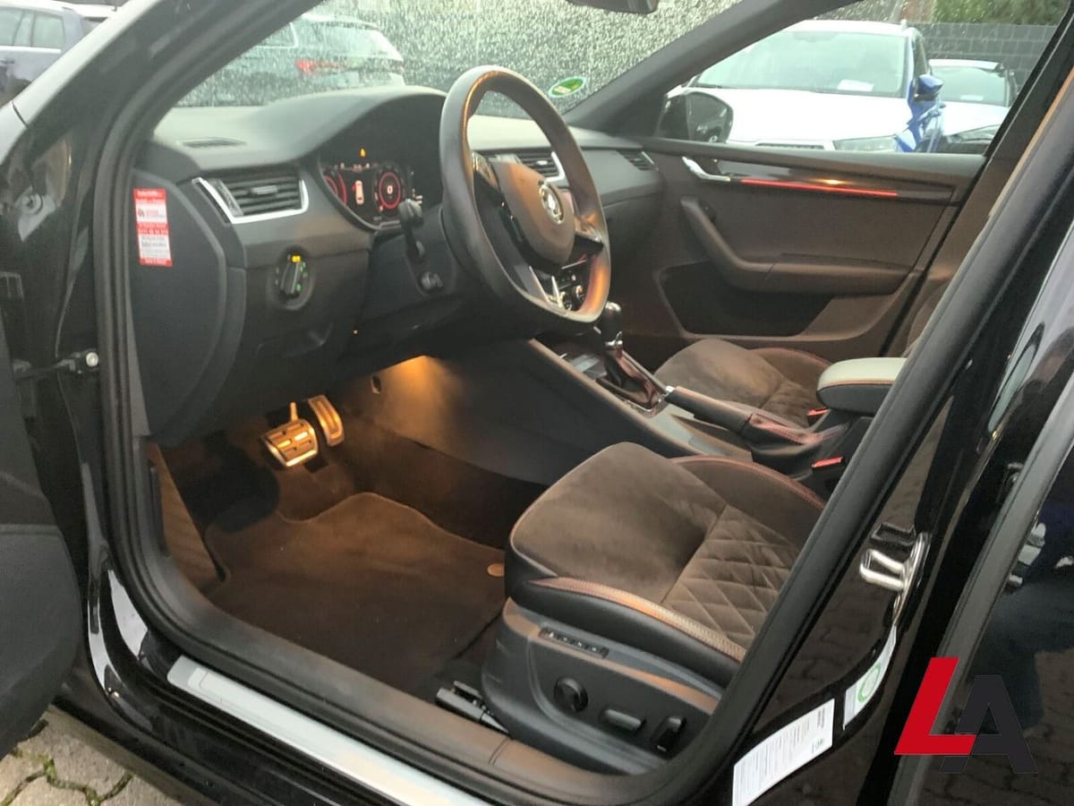 Skoda Octavia COMBI RS 60 4X4 2.0 TDI DSG LED AHK PANO foto 9