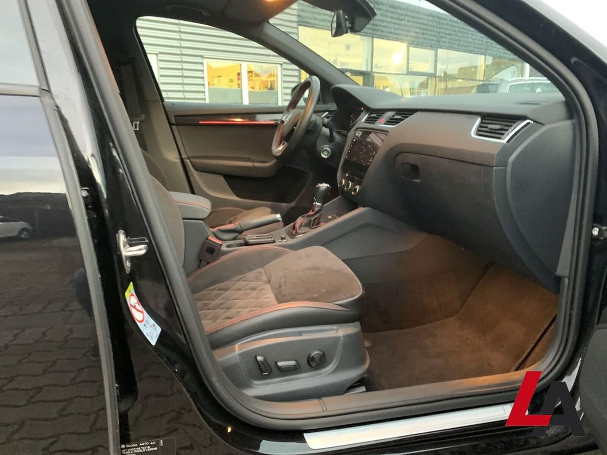 Skoda Octavia COMBI RS 60 4X4 2.0 TDI DSG LED AHK PANO foto 10