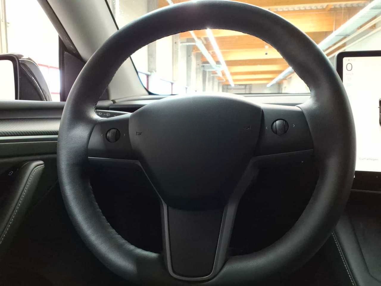 Tesla Model Y Long Range Dual Motor AWD foto 15