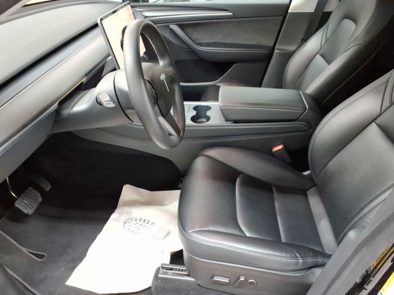 Tesla Model Y Long Range Dual Motor AWD foto 3