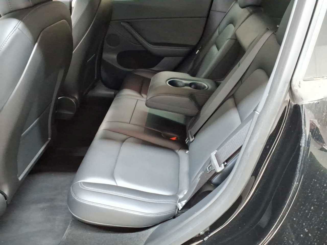 Tesla Model Y Long Range Dual Motor AWD foto 7