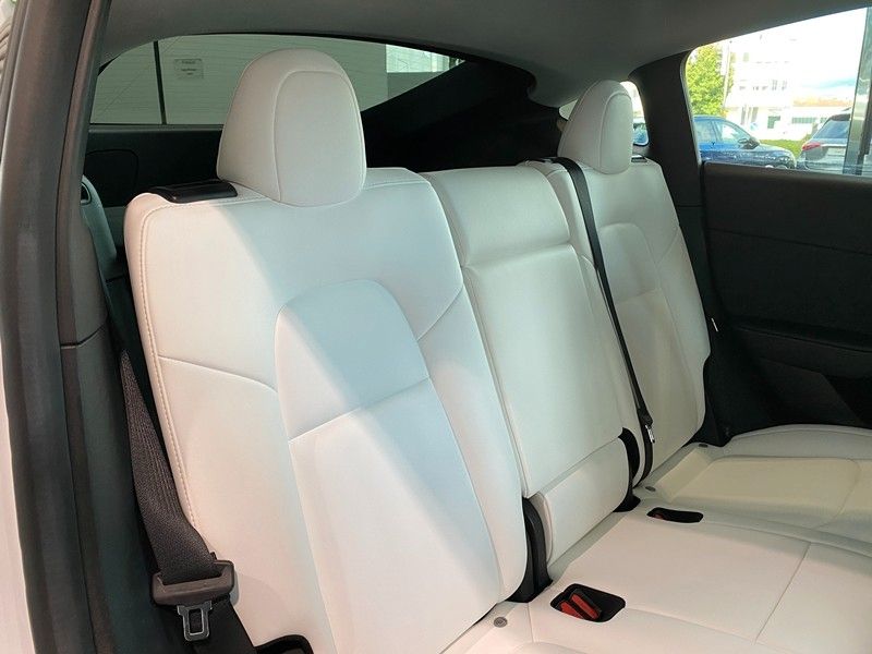 Tesla Model Y RWD Panorama 20"-Induction LED foto 20