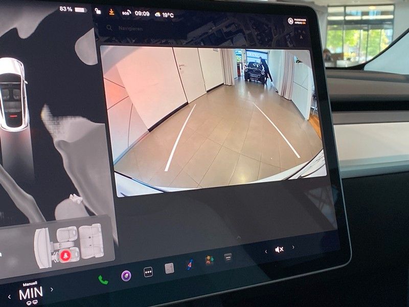 Tesla Model Y RWD Panorama 20"-Induction LED foto 22