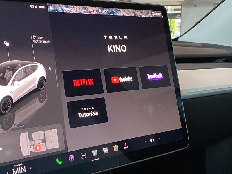 Tesla Model Y RWD Panorama 20"-Induction LED foto 24