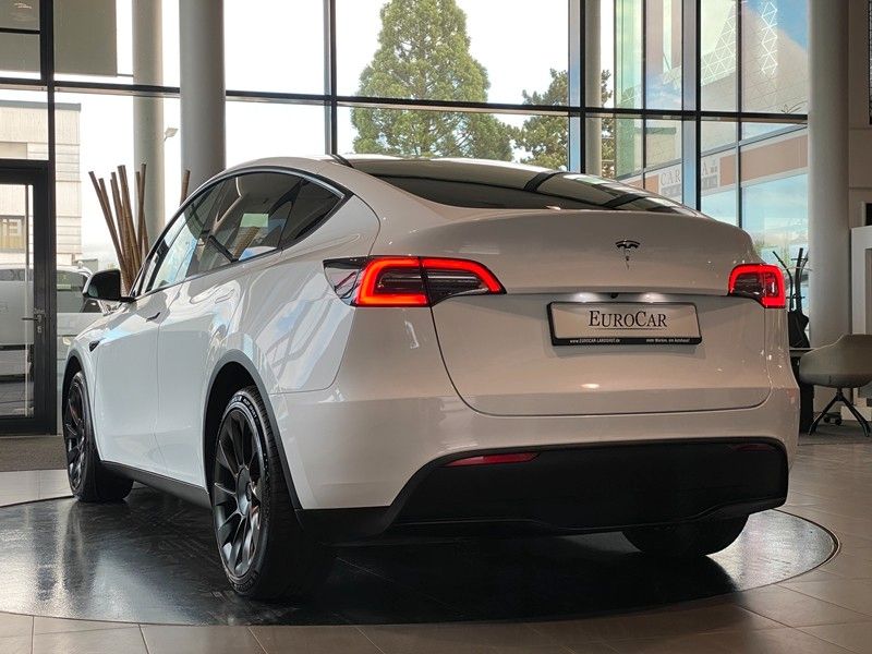 Tesla Model Y RWD Panorama 20"-Induction LED foto 5