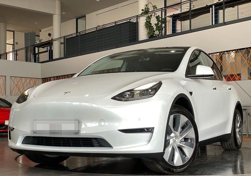 Tesla Model Y AWD Long Range Dual Motor Panorama LED foto 1
