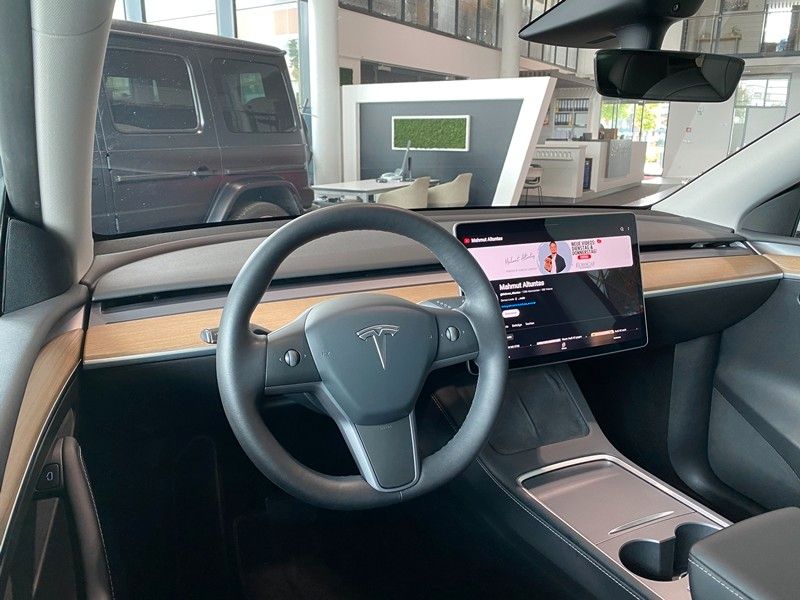 Tesla Model Y AWD Long Range Dual Motor Panorama LED foto 4