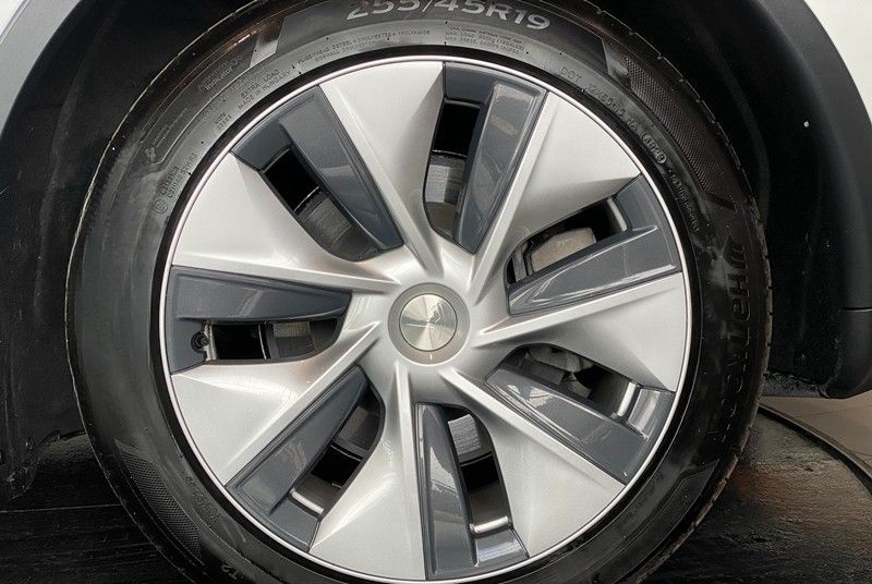 Tesla Model Y AWD Long Range Dual Motor Panorama LED foto 5