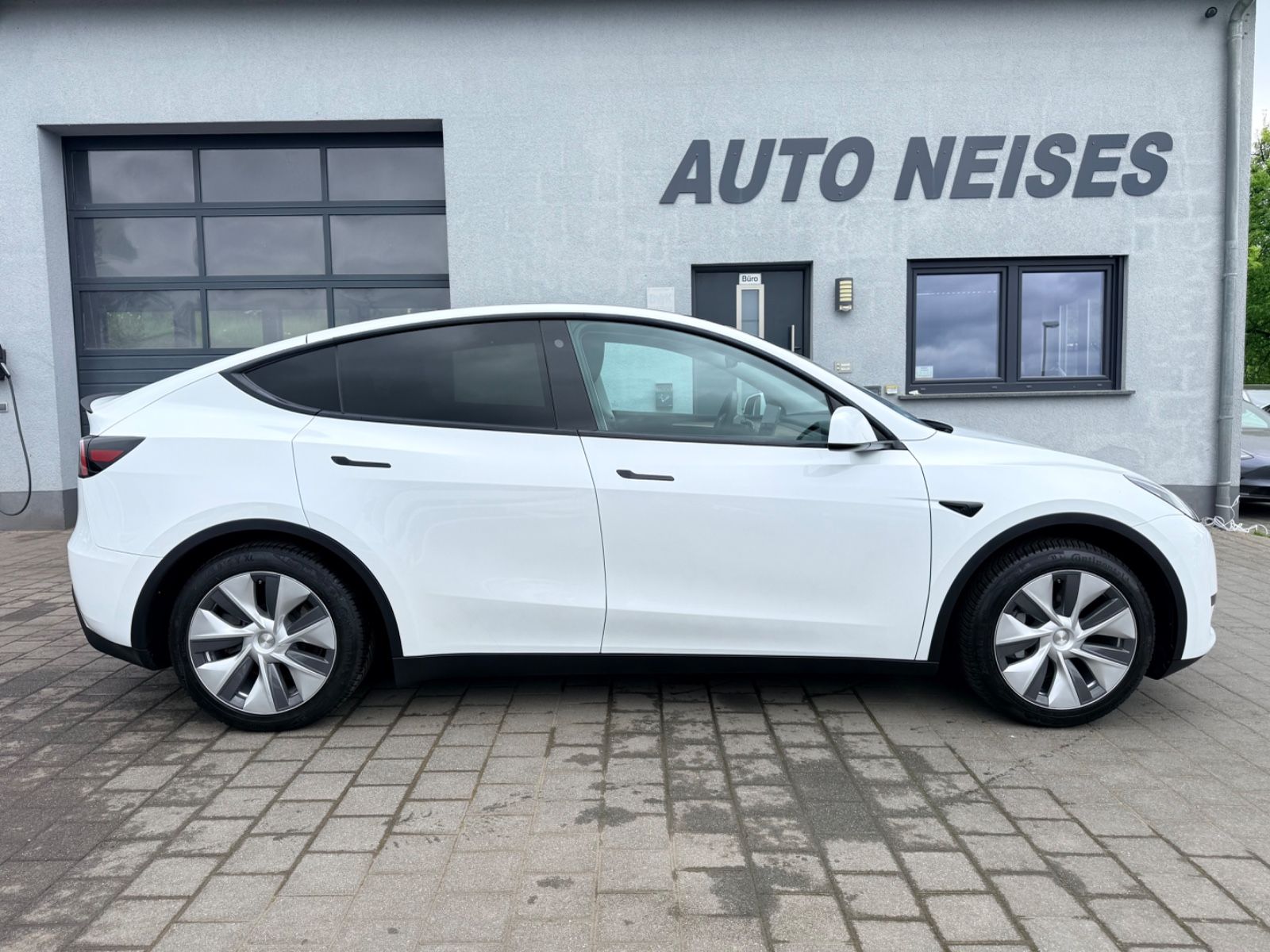 Tesla Model Y SR | AMD RYZEN | *AHK* | *Kühlfach* foto 2