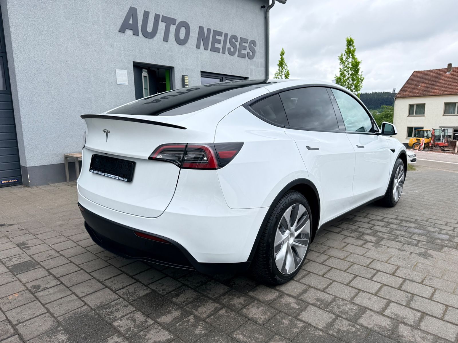 Tesla Model Y SR | AMD RYZEN | *AHK* | *Kühlfach* foto 3