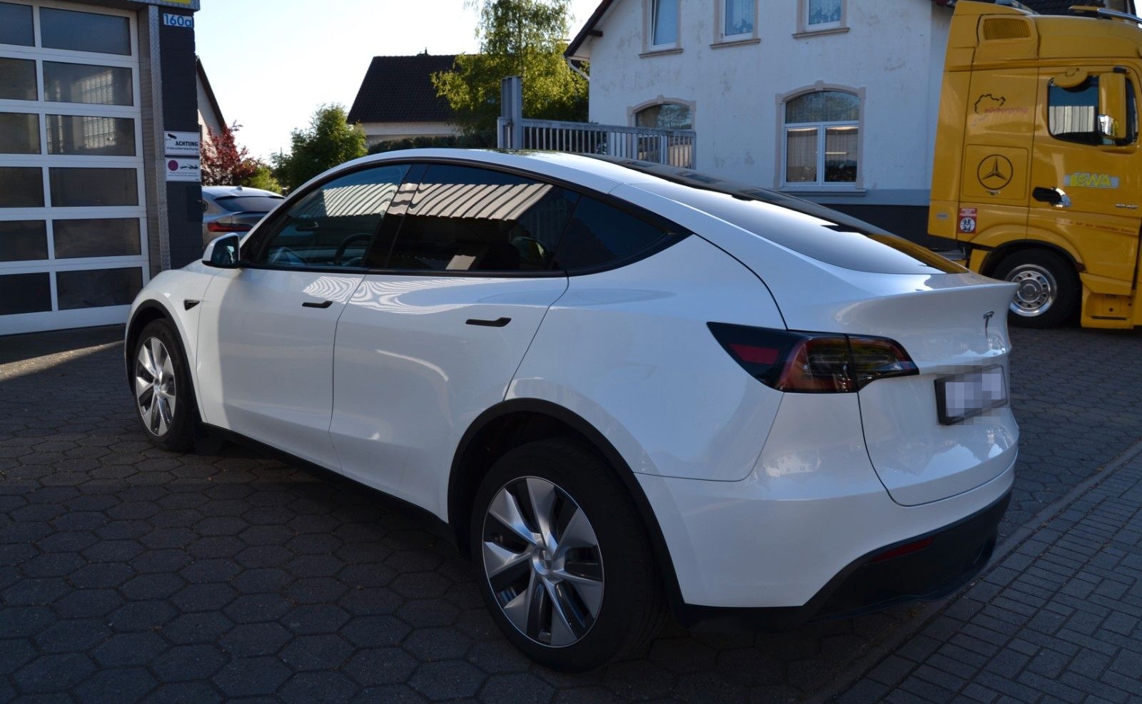Tesla Model Y Long Range Dual AWD*Panorama*AutoPilot* foto 6