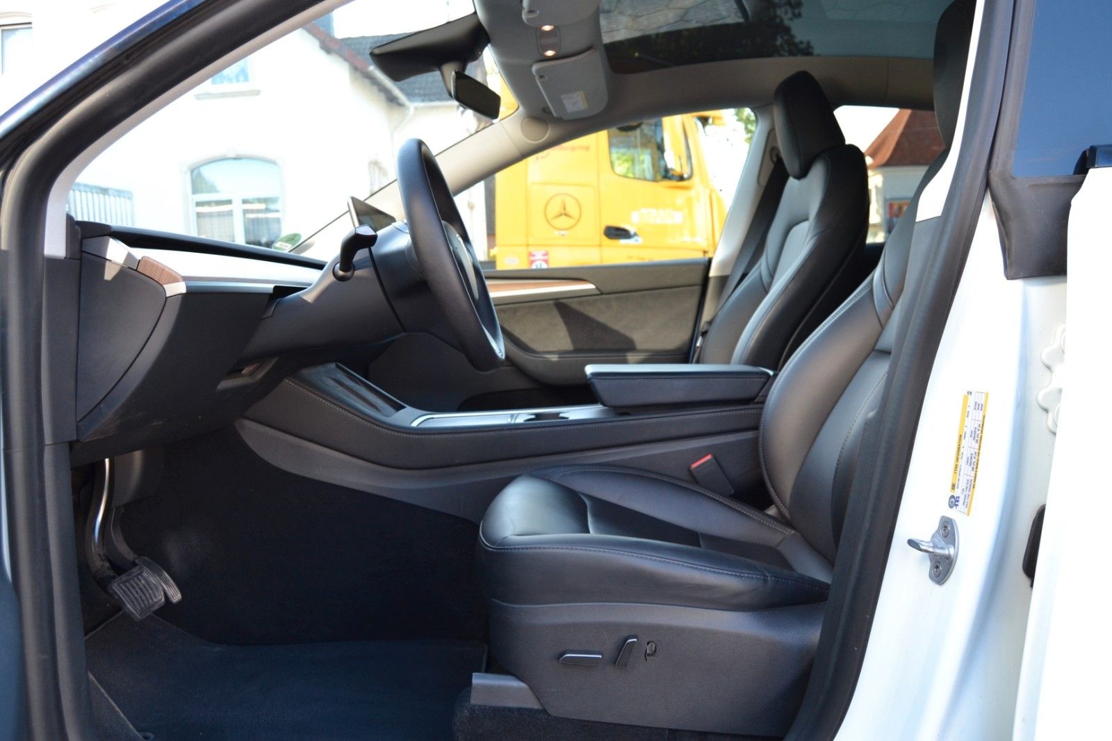 Tesla Model Y Long Range Dual AWD*Panorama*AutoPilot* foto 10