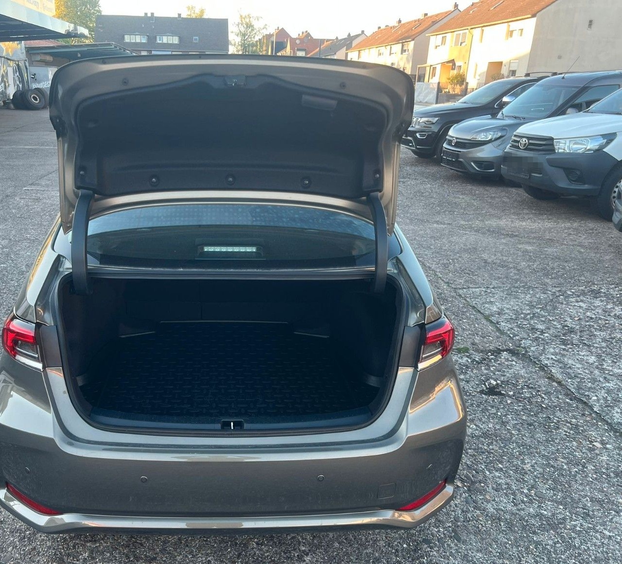 Toyota Corolla 1.4 Automatik Navi Kamera Tempomatik foto 24