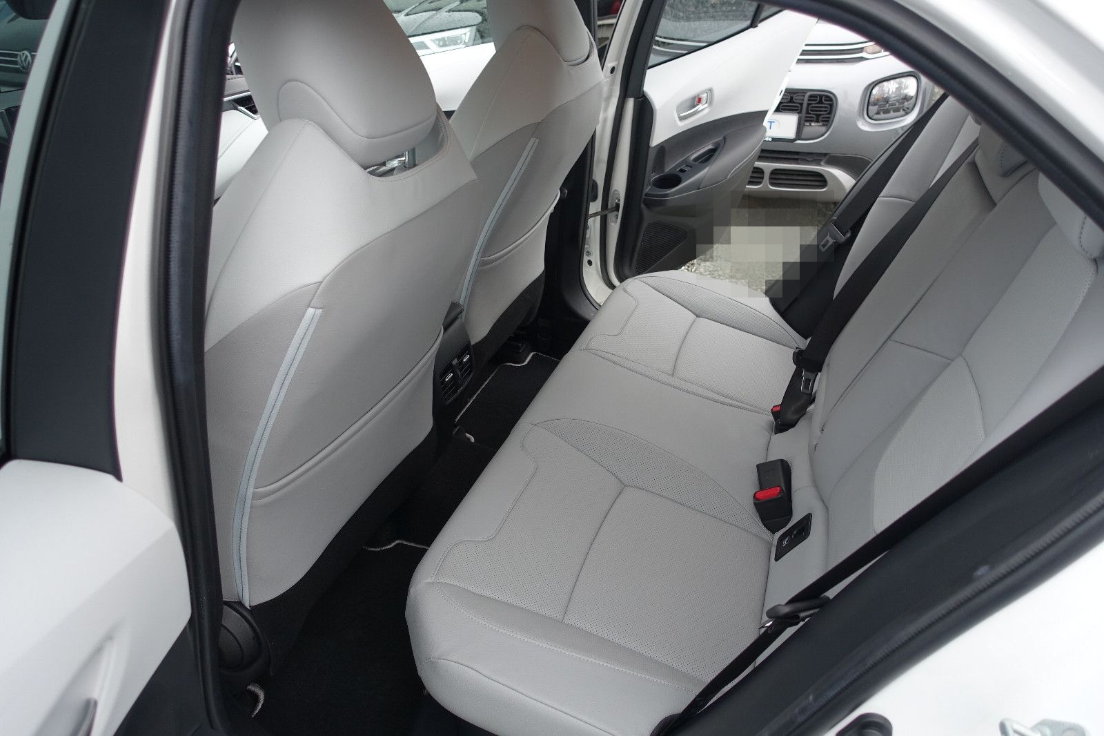 Toyota Corolla 2.0 Hybrid Aut.LED NAV KAM LEDER HEAD'UP foto 11