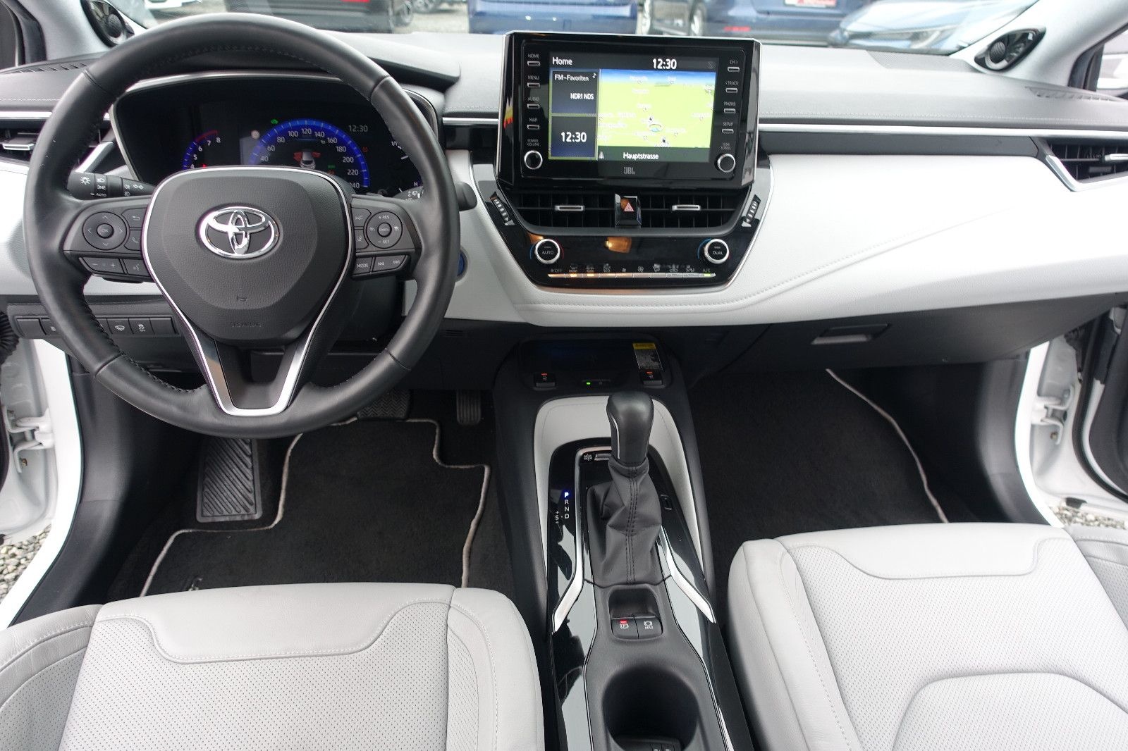 Toyota Corolla 2.0 Hybrid Aut.LED NAV KAM LEDER HEAD'UP foto 13