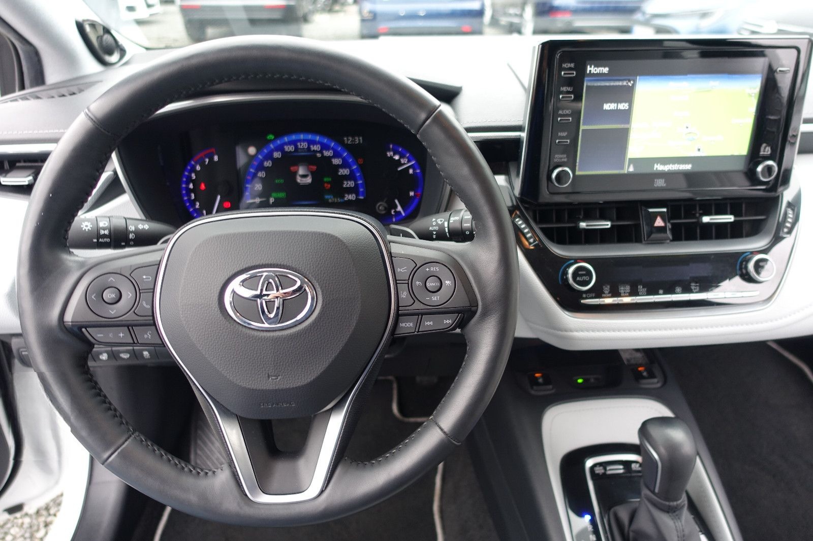 Toyota Corolla 2.0 Hybrid Aut.LED NAV KAM LEDER HEAD'UP foto 16