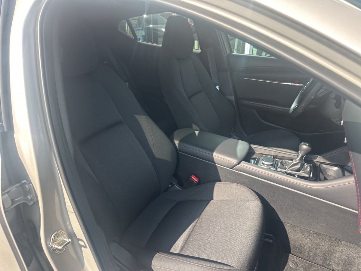 Mazda 3 2.0L e-SKYACTIV X 186ps Homura Ganzjahresreife foto 12