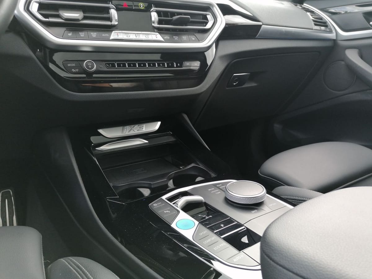 BMW iX3 Inspiring M SPORT AHK Alarm SHZ Park Assiste foto 11
