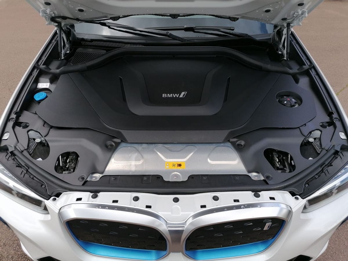 BMW iX3 Inspiring M SPORT AHK Alarm SHZ Park Assiste foto 14