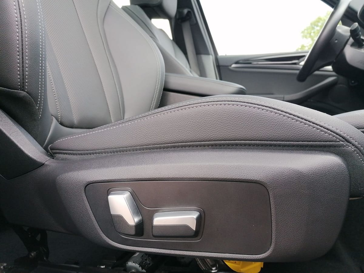 BMW iX3 Inspiring M SPORT AHK Alarm SHZ Park Assiste foto 17