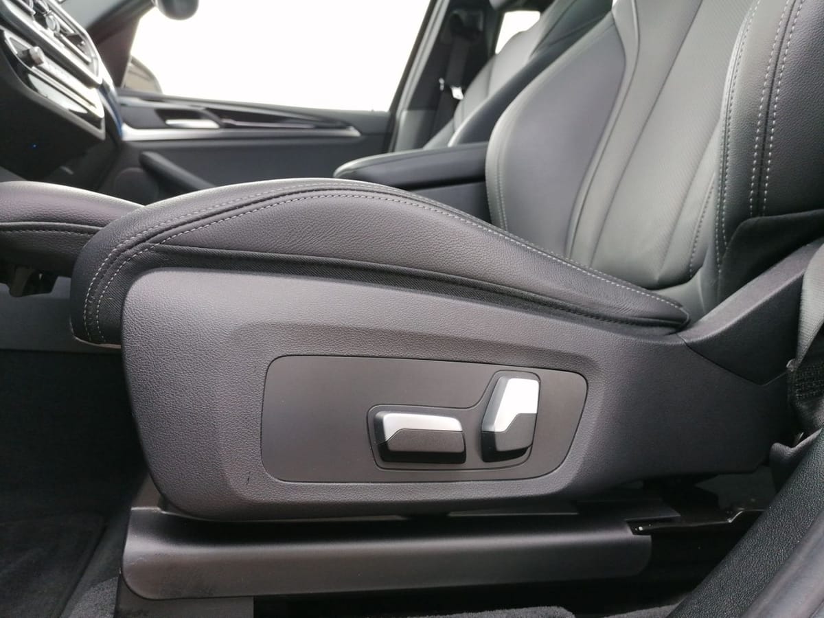 BMW iX3 Inspiring M SPORT AHK Alarm SHZ Park Assiste foto 18
