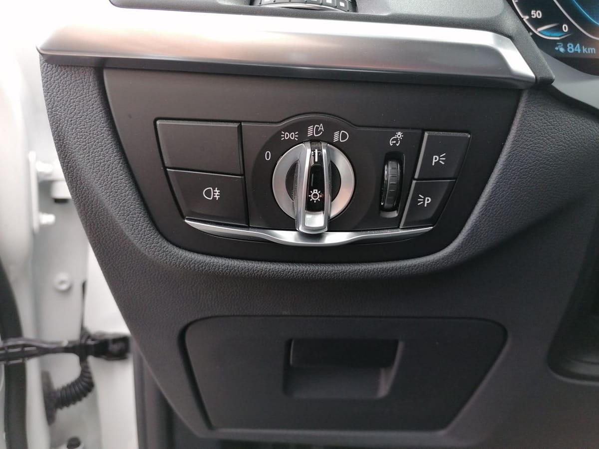 BMW iX3 Inspiring M SPORT AHK Alarm SHZ Park Assiste foto 21