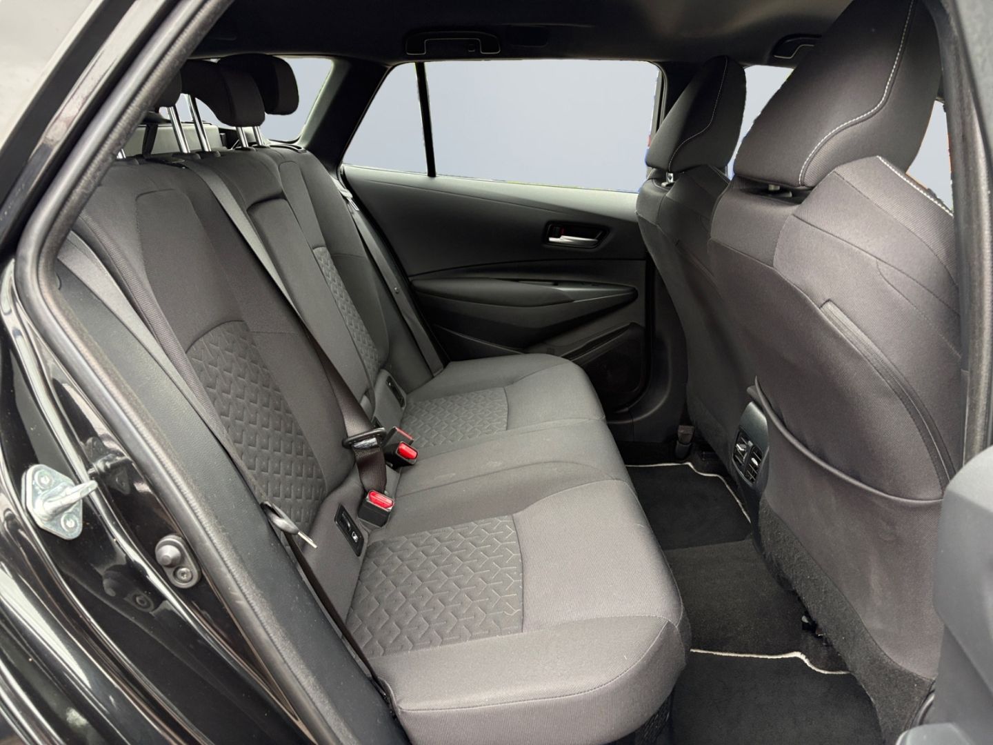 Toyota Corolla 2.0 Hybrid TS Business Edition *CAM*SHZ* foto 17