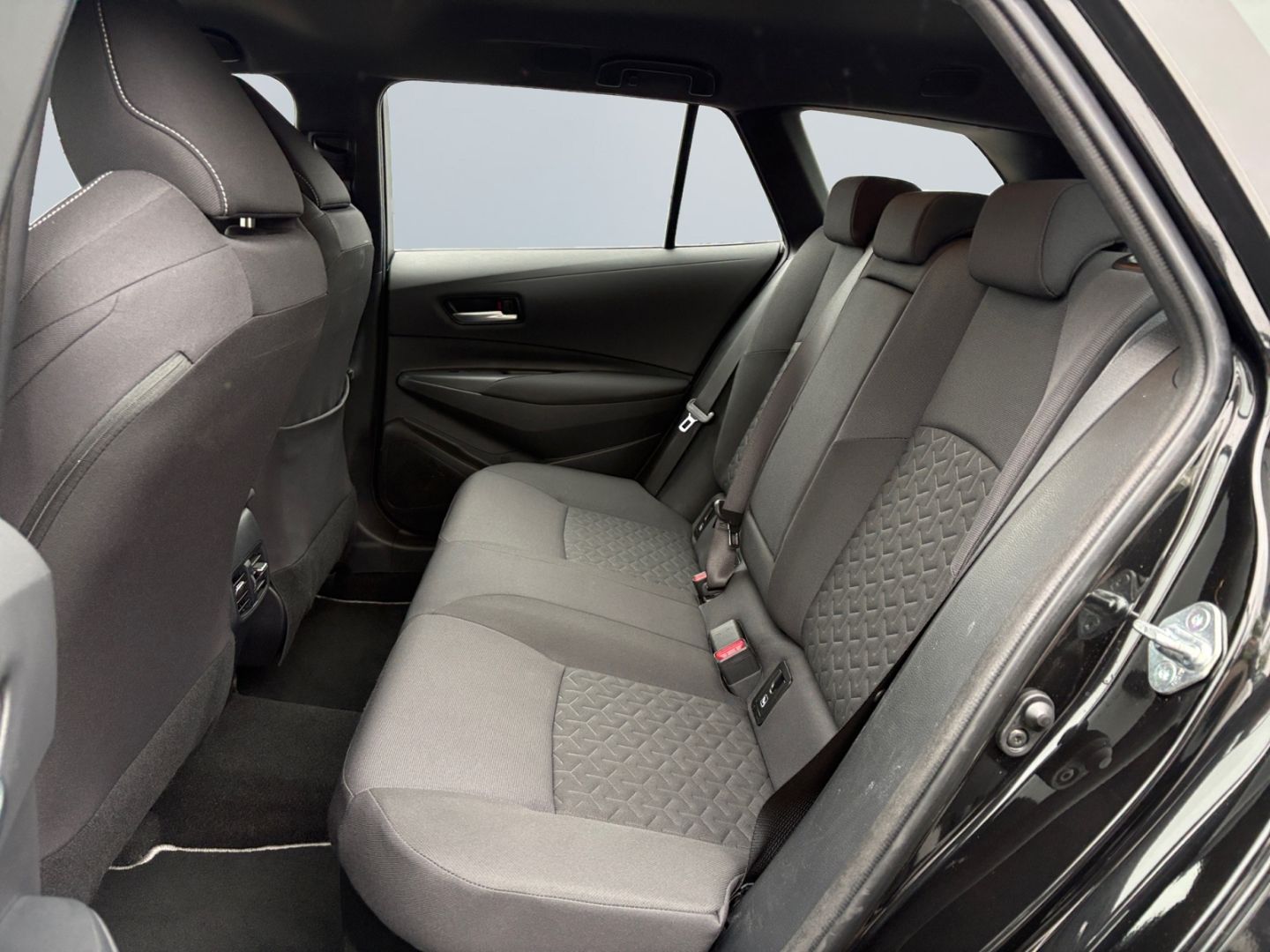 Toyota Corolla 2.0 Hybrid TS Business Edition *CAM*SHZ* foto 14