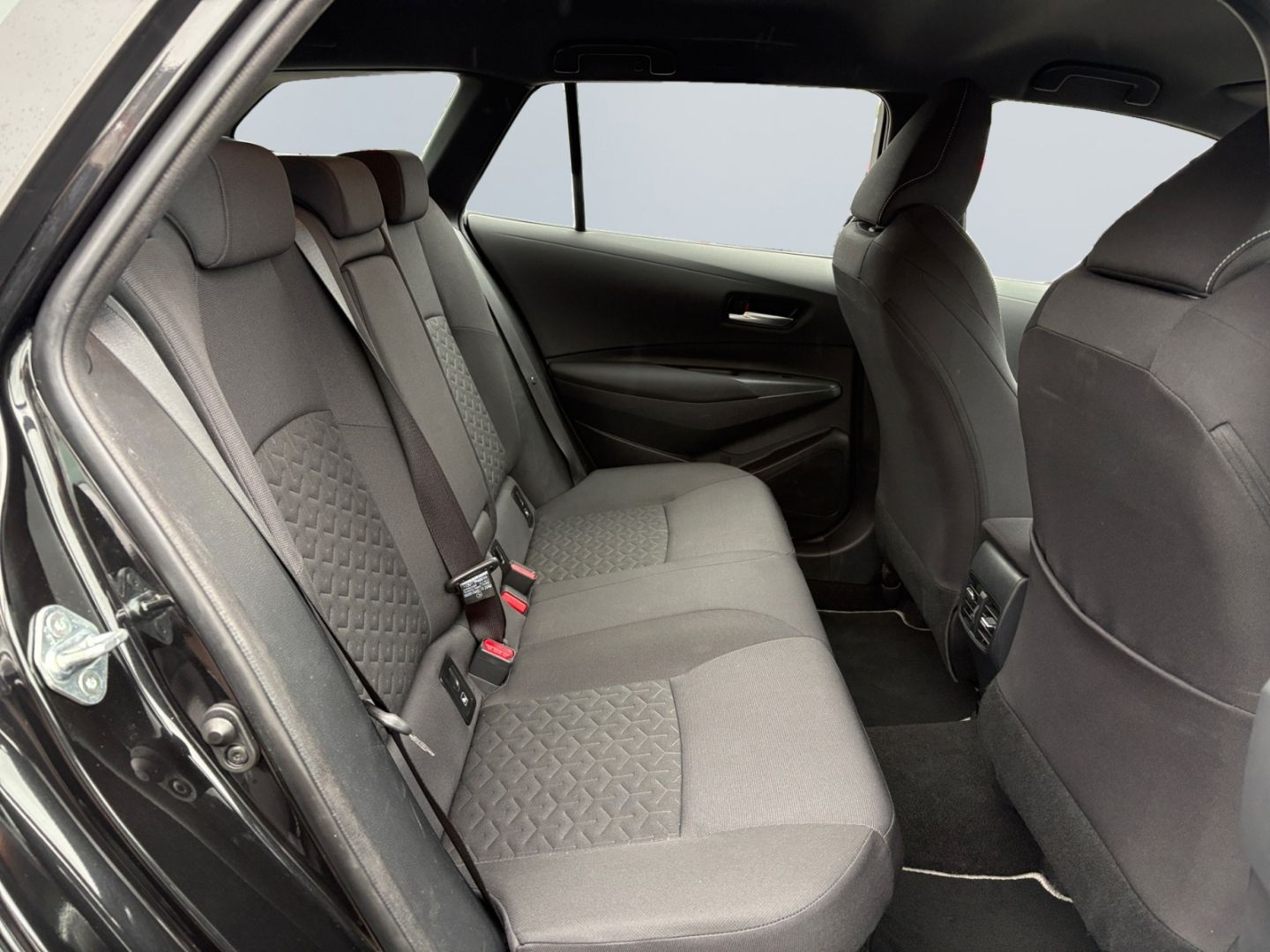 Toyota Corolla 2.0 Hybrid TS Business Edition *CAM*SHZ* foto 17